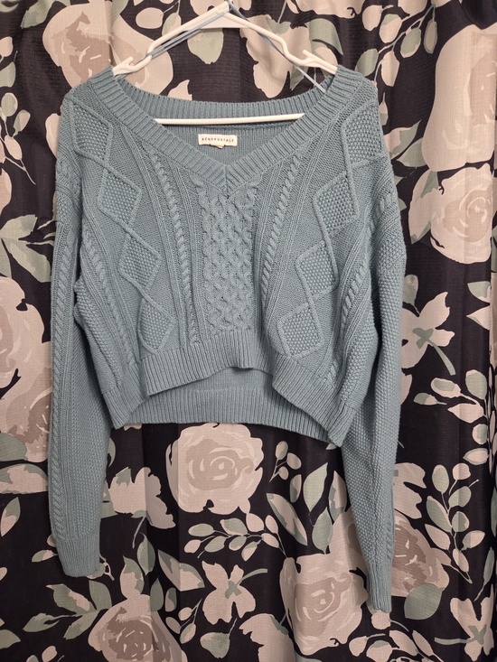 Aeropostale Sweaters - Aeropostale Women's Light Blue Cable Knit V-Neck Cropped Sweater